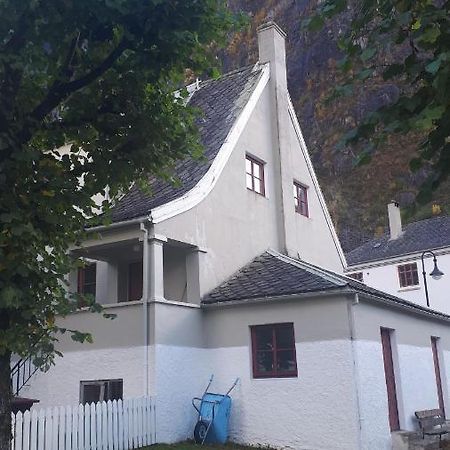Fjordshelter- Cozy Townhouse Villa Tyssedal Exterior foto