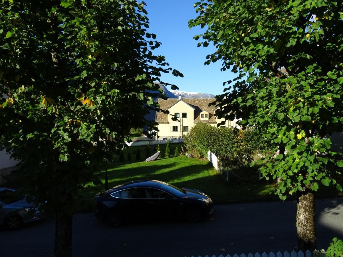 Fjordshelter- Cozy Townhouse Villa Tyssedal Exterior foto