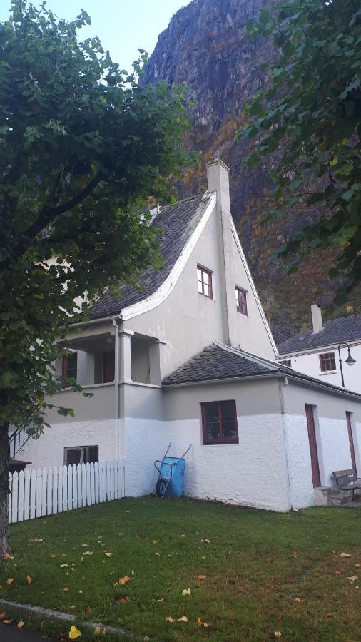 Fjordshelter- Cozy Townhouse Villa Tyssedal Exterior foto