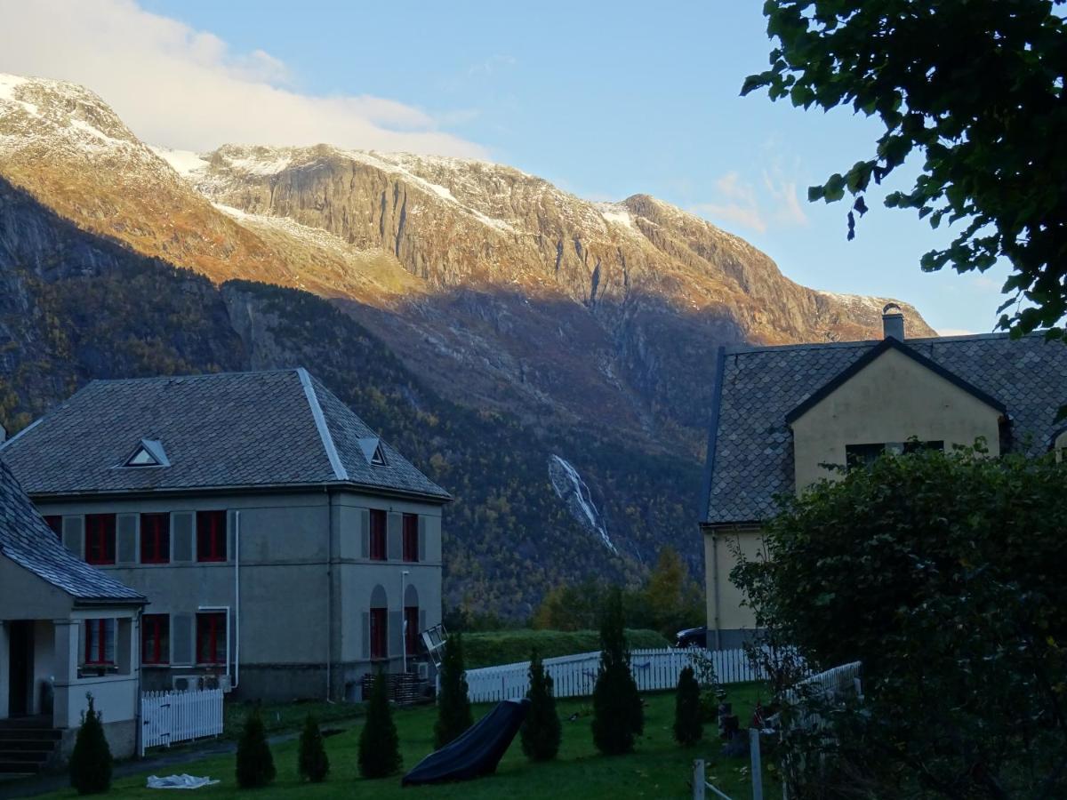 Fjordshelter- Cozy Townhouse Villa Tyssedal Exterior foto